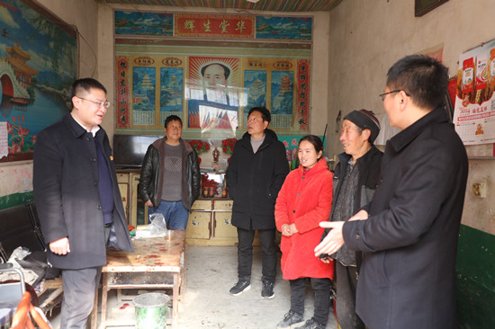 邓州农商银行积极开展春节期间帮扶和走访慰问活动