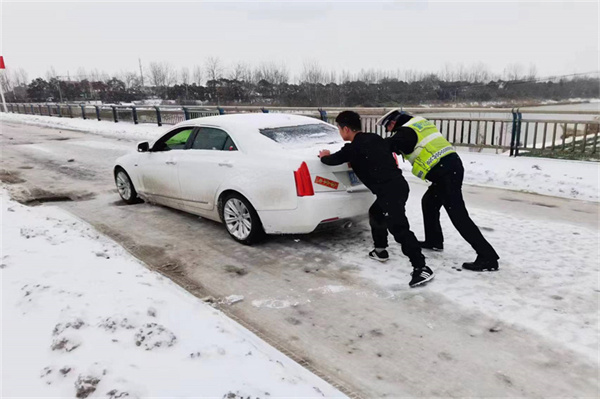 【天天播资讯】商丘市公安局交警支队加强雪后道路交通安全管理工作
